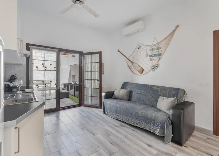 Chiara Garden View Будинок відпочинку Адехе