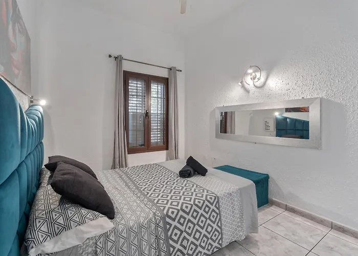 Будинок відпочинку Chiara Garden View Адехе